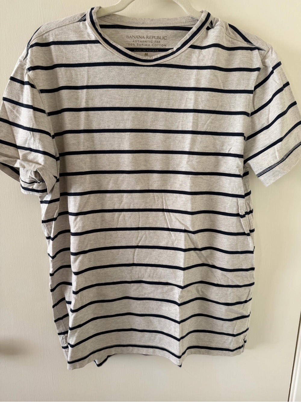 Banana Republic White and Navy Striped Crew Neck T-Shirt